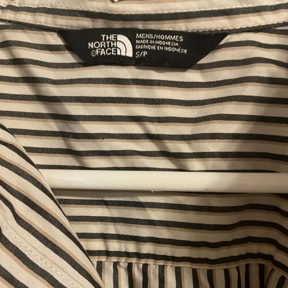 The North Face Men's Button Up Short Sleeve‎ Shirt Size Small